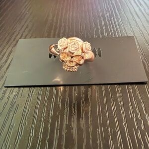 skull with pink roses Rose pink Ring Size 6